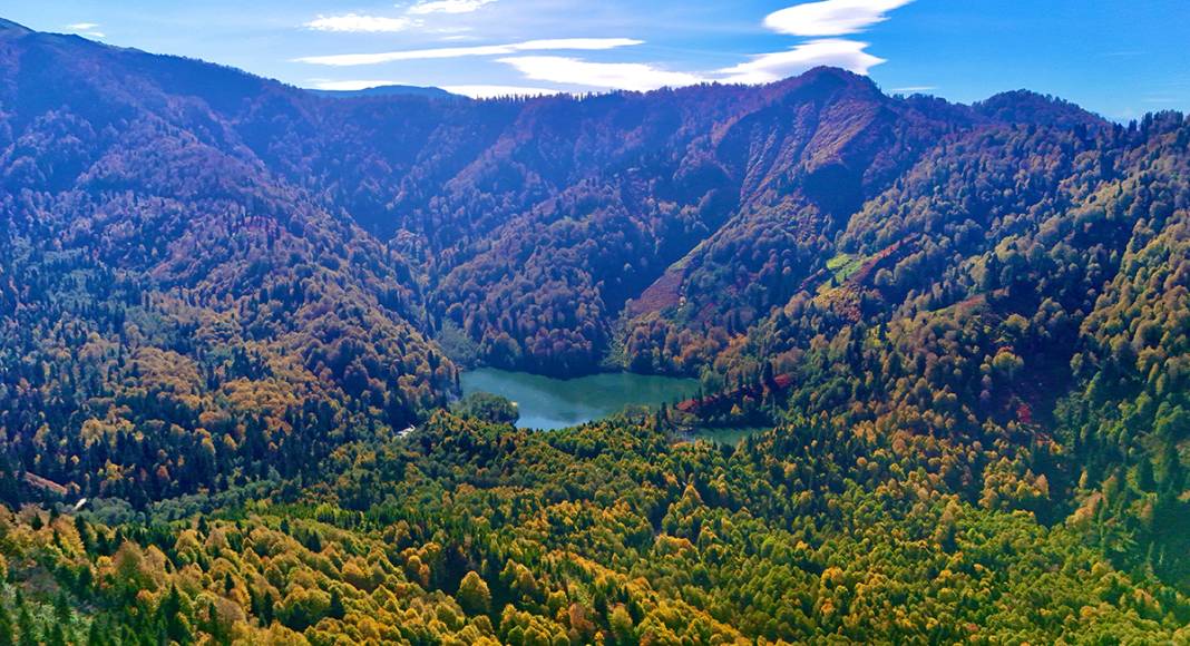 Artvin’in saklı cenneti Borçka Karagöl Tabiat Parkı'na yoğun ilgi 20